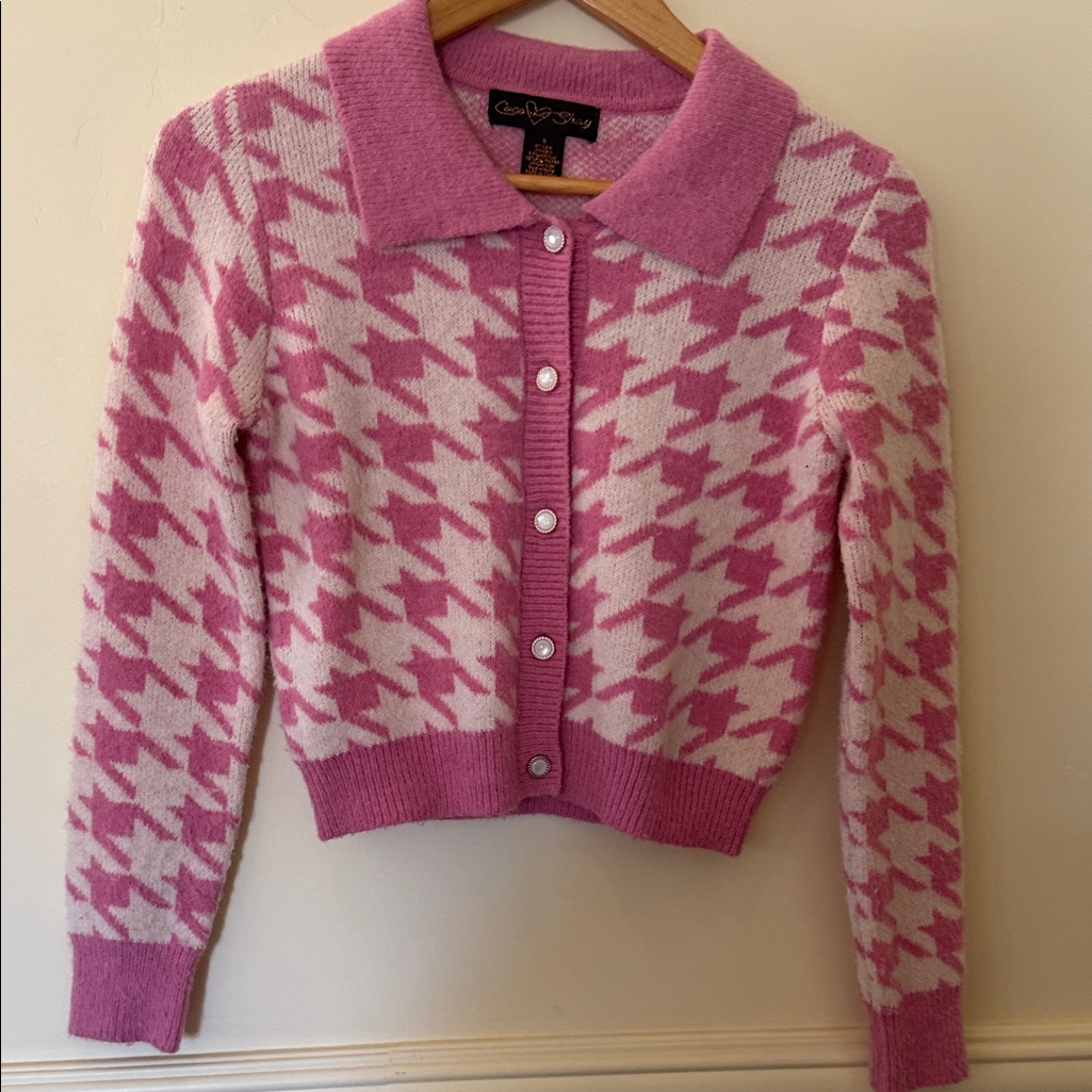 Coco And Shay Pink Cropped Button Down Holiday Sweater Size Small